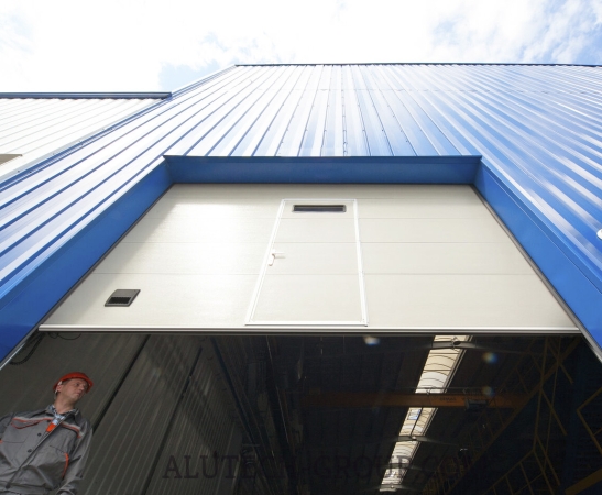 Промышленные ворота Алютех Protrend в Крымске