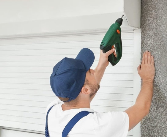 Установка рольставней в Крымске