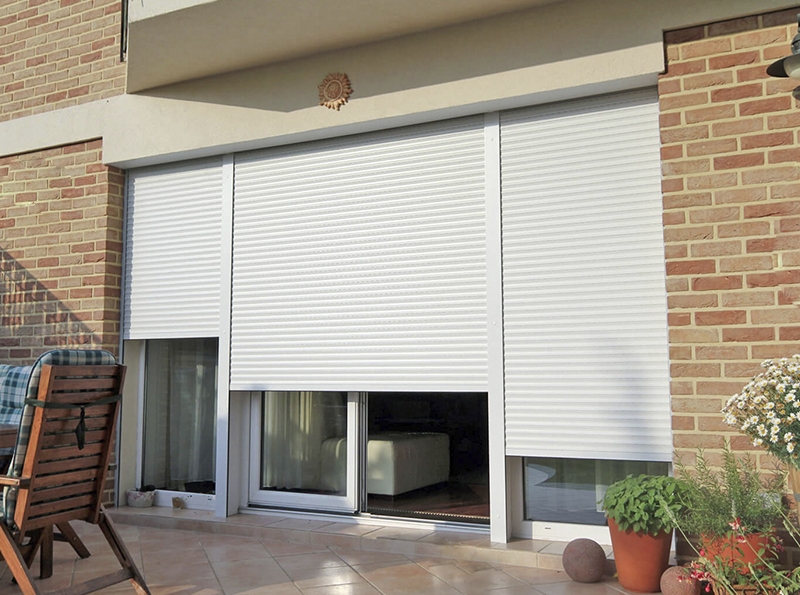 На двери в Крымске